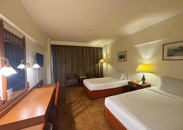 Palace Hotel 5*