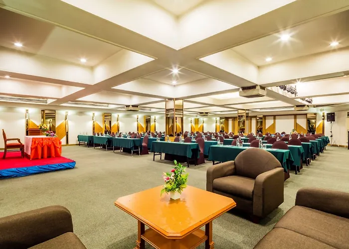 Palace Hotel 5*